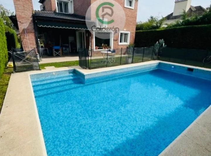 Casa · 170m² · 4 Ambientes · 5 Cocheras