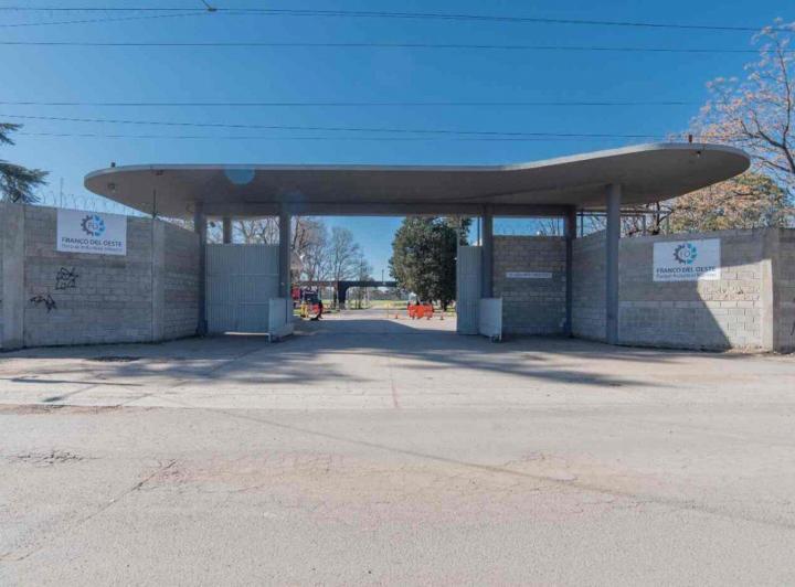 Depósito · 1300m²