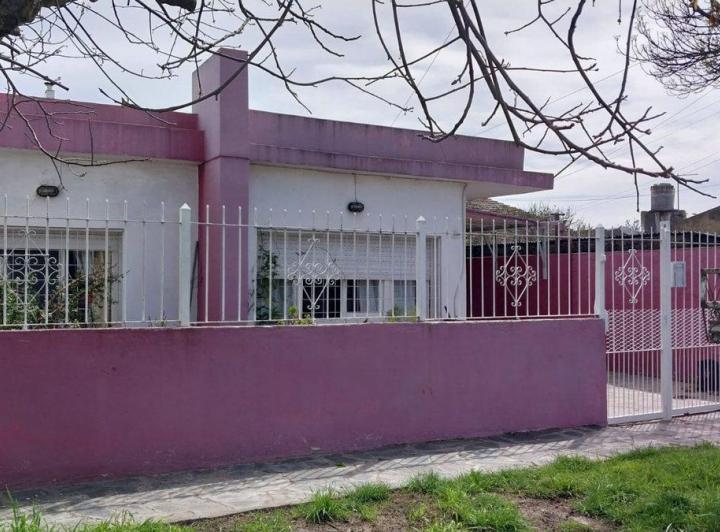 Casa · 132m² · 6 Ambientes · 3 Cocheras