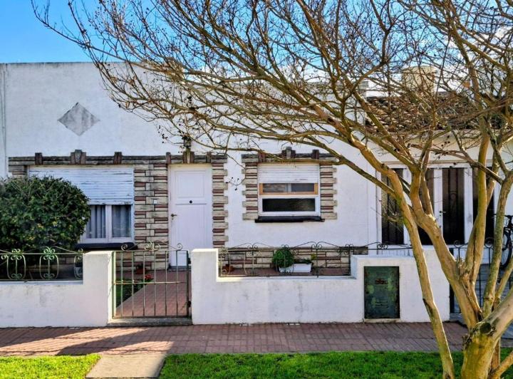 Casa · 98m² · 3 Ambientes · 1 Cochera