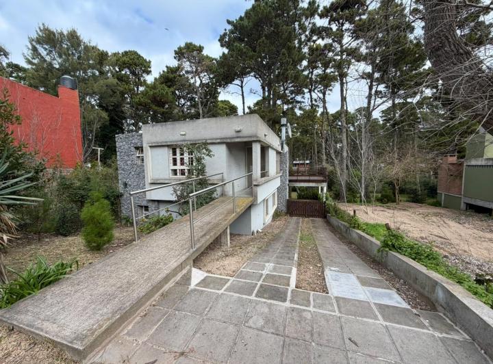 Casa · 139m² · 4 Ambientes · 1 Cochera
