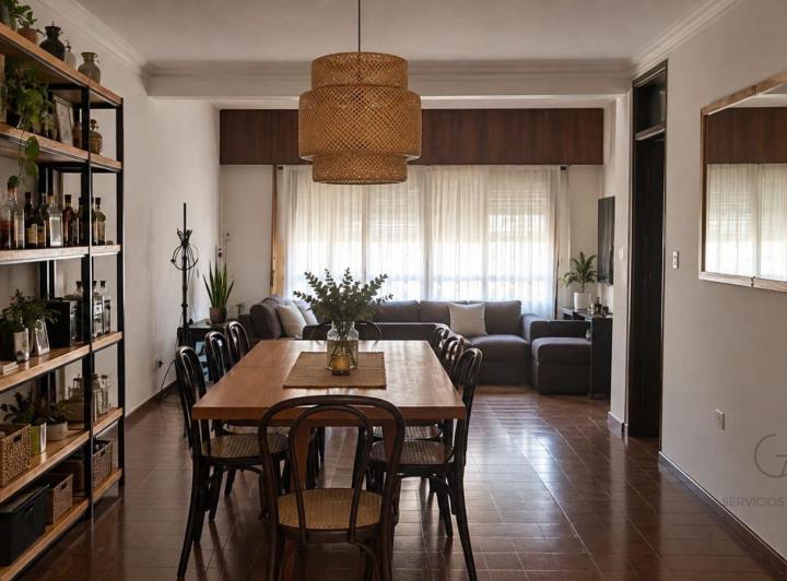 Casa · 220m² · 5 Ambientes · 2 Cocheras