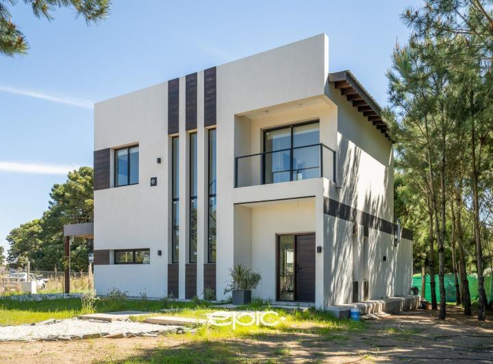 Casa · 135m² · 4 Ambientes · 1 Cochera