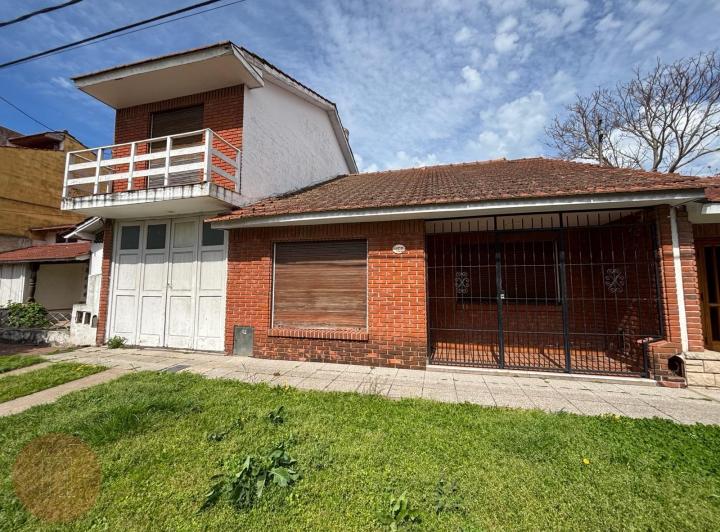 Casa · 150m² · 4 Ambientes · 2 Cocheras