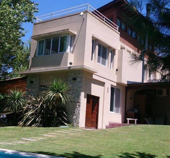Casa · 285m² · 5 Ambientes · 1 Cochera
