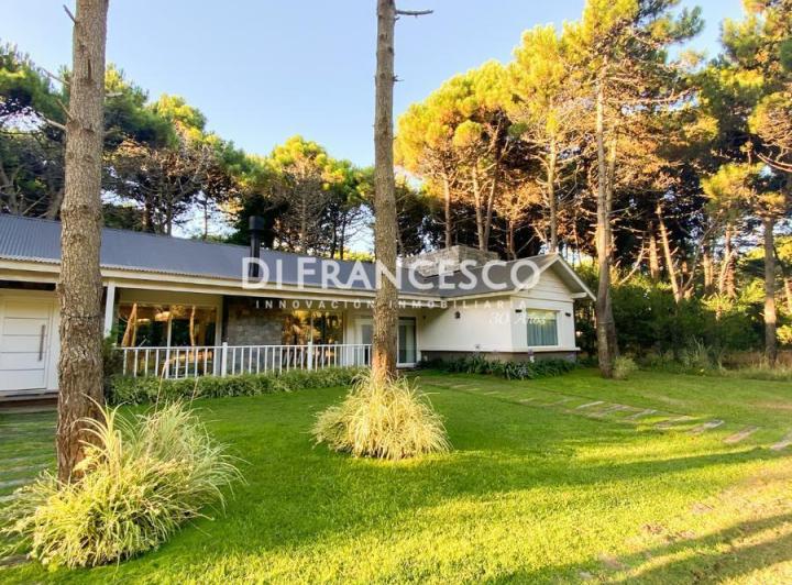 Casa · 175m² · 5 Ambientes · 1 Cochera