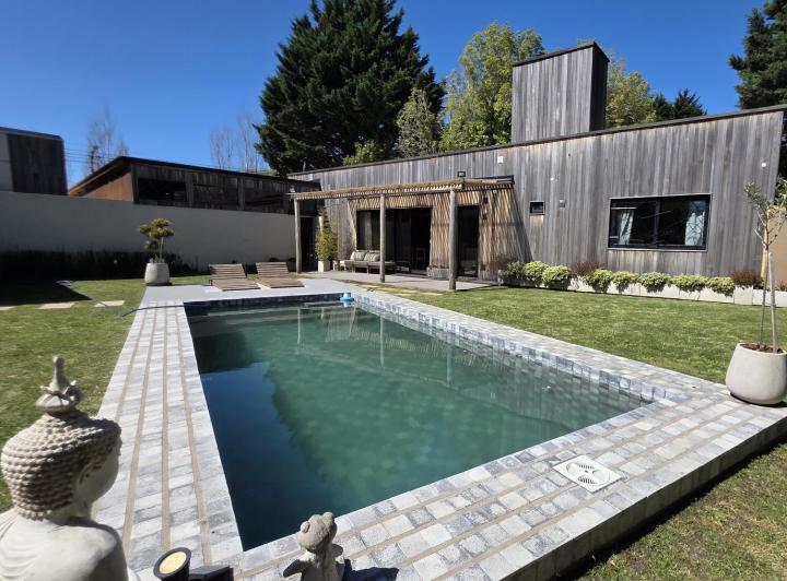 Casa · 227m² · 3 Dormitorios · 1 Cochera