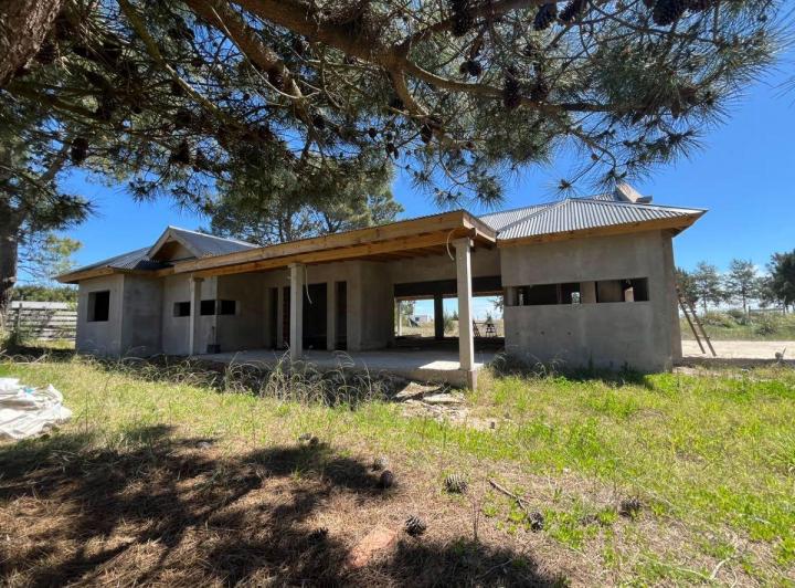 Casa · 160m² · 4 Ambientes · 2 Cocheras