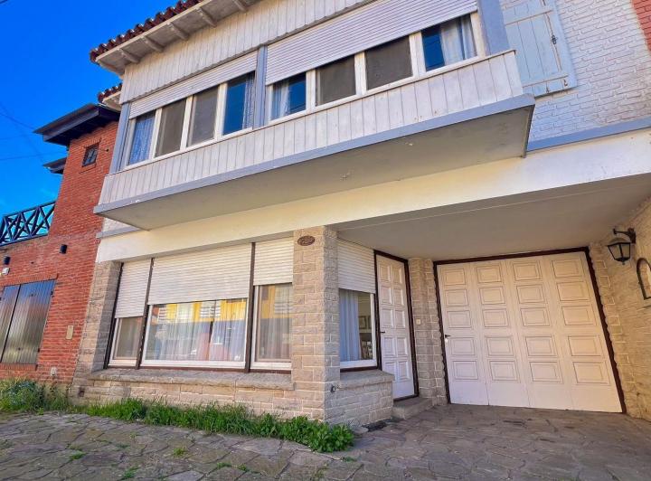 Casa · 184m² · 5 Ambientes · 1 Cochera