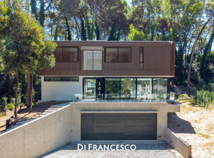 Casa · 671m² · 6 Ambientes