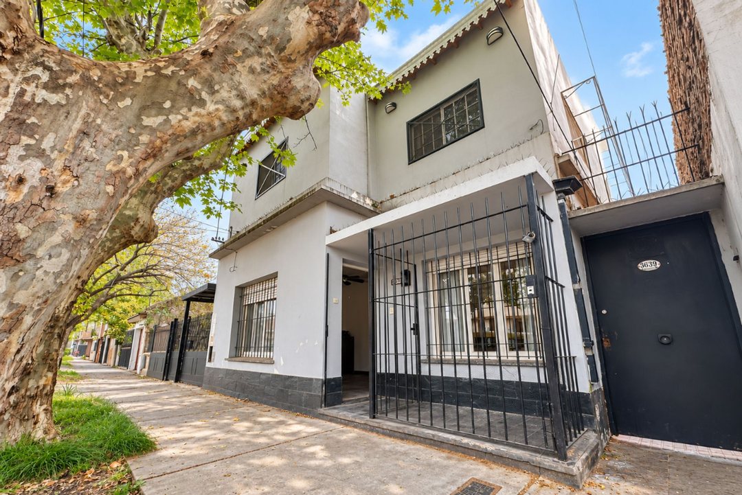 PH VENTA ESCALADA 4 AMBIENTES CON PATIO Y TERRAZA