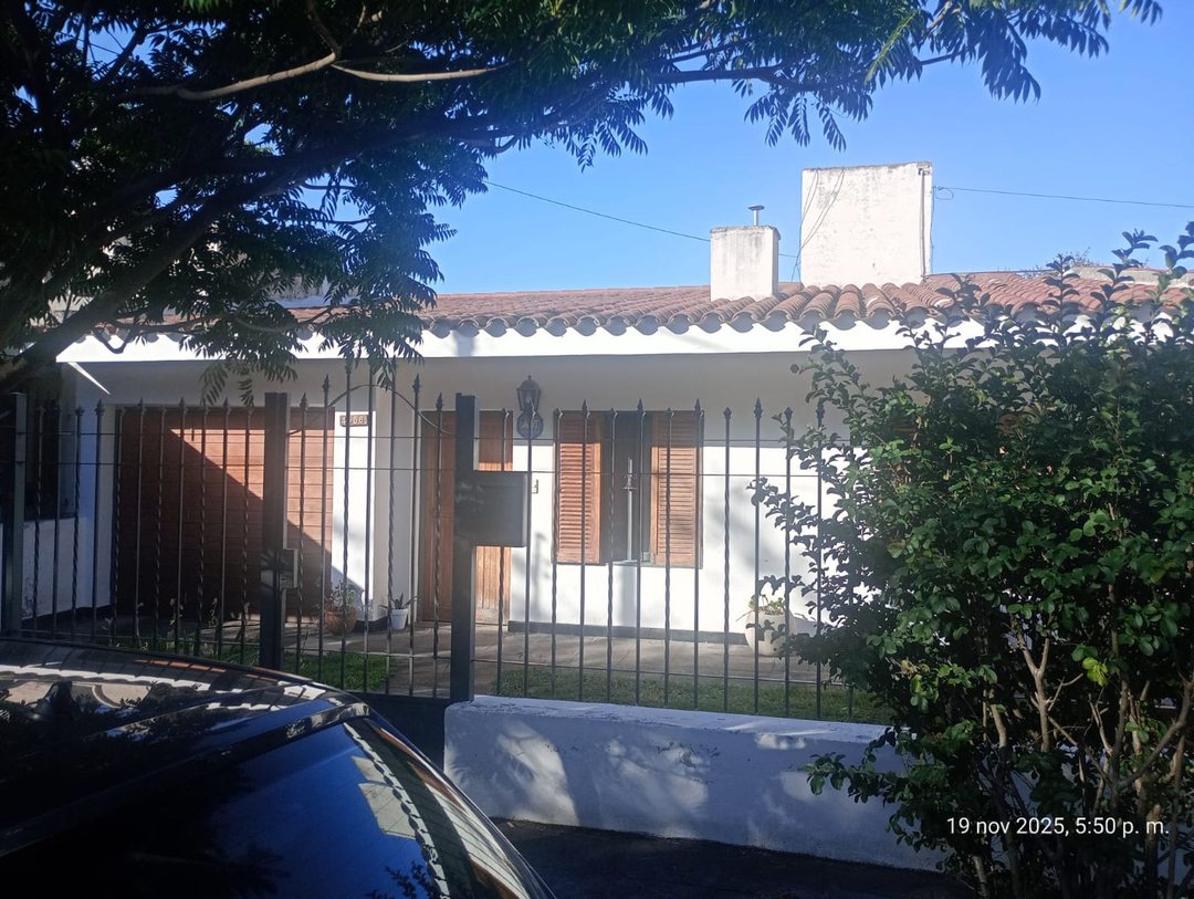 VENTA CASA 3 DORMITORIOS EN COLINAS DEL CERRO