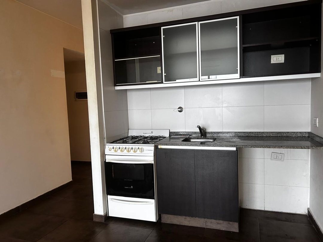 ALQUILER MONOAMBIENTE CON BALCÓN EN CABALLITO
