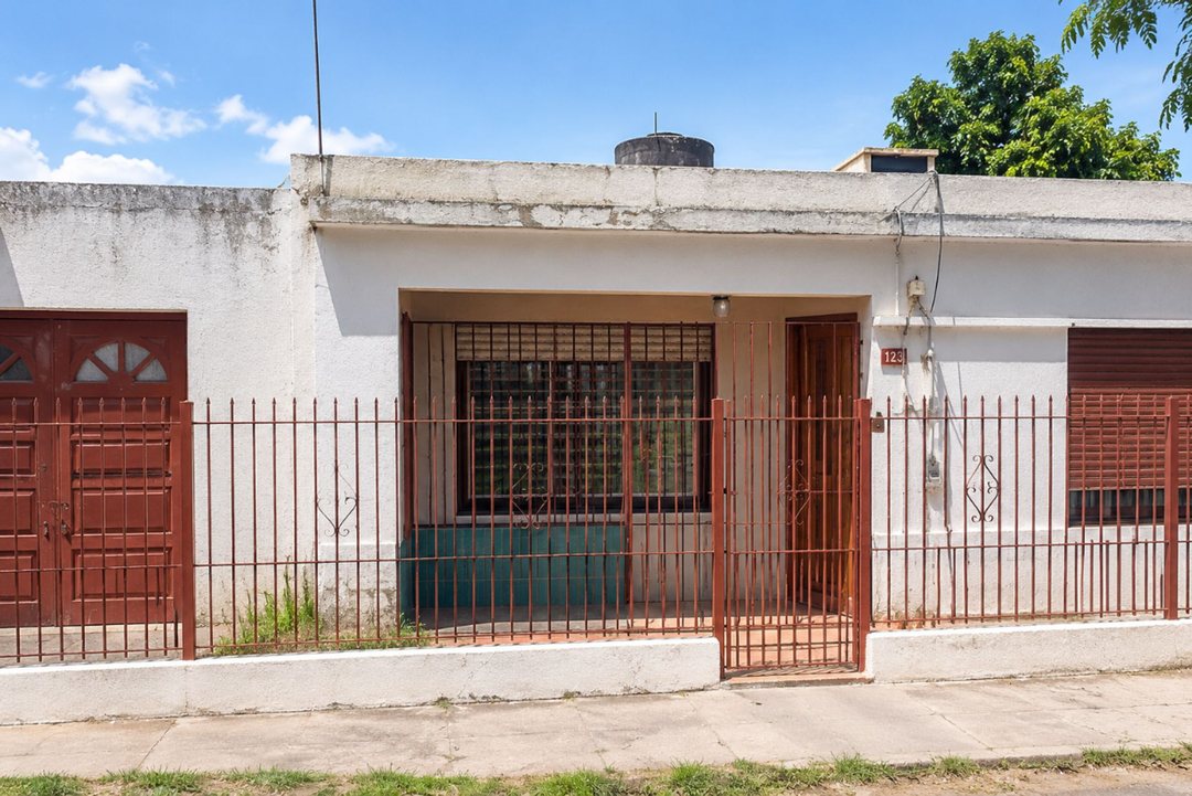 CASA 4 AMBIENTES APTA CRED BANFIELD