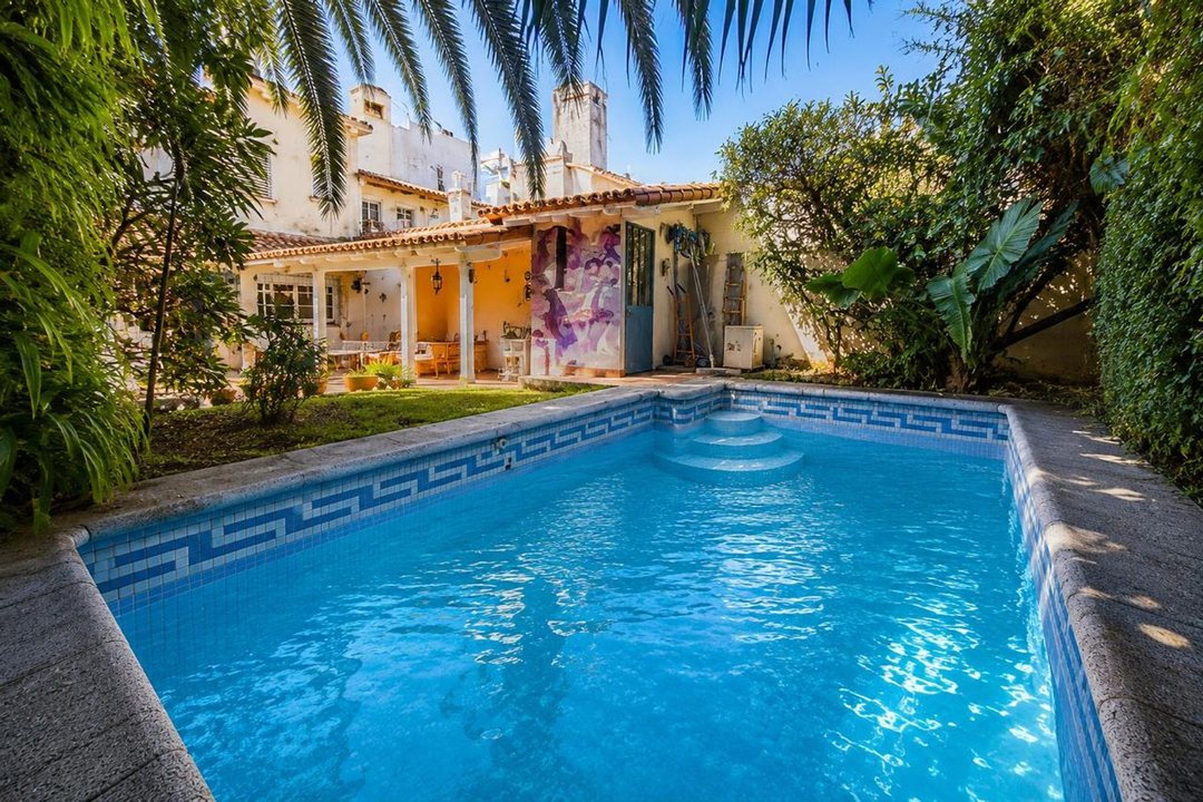 VENTA CASA 6 AMB OLIVOS JARDÍN Y PILETA CRÉDITO