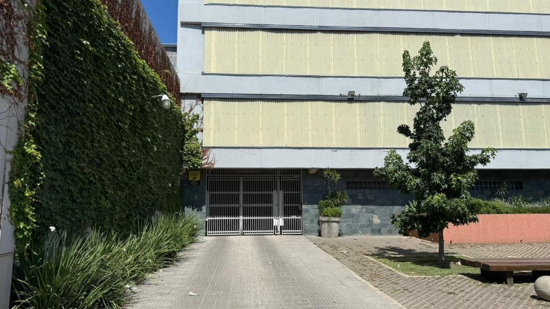 VENTA COCHERA CUBIERTA EDIFICIO SAN JERONIMO 56/57