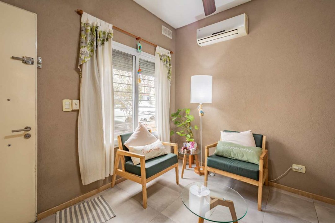 VENTA 3 AMBIENTES CON JARDIN Y COCHERA CASTELAR