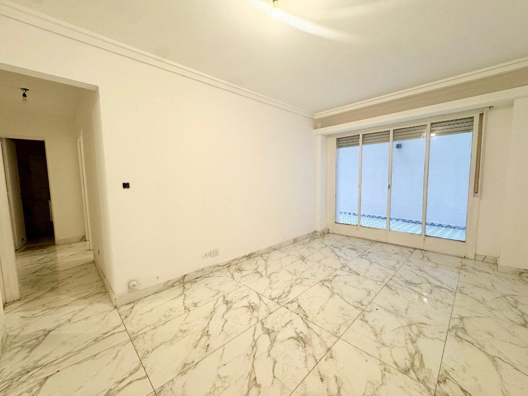 Venta 3 Ambientes Dependencia con Patio Balvanera