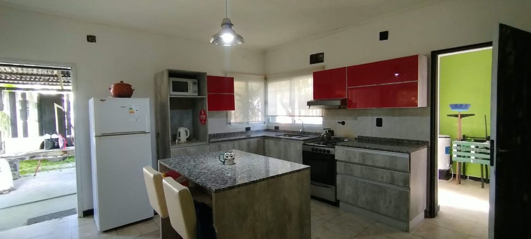 REMAX VENDE CASA QUINTA EN COLASTINE