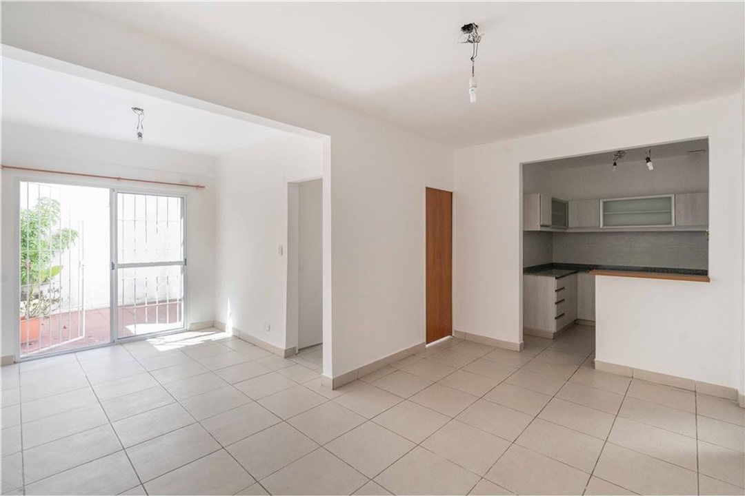 Venta 2 ambientes con patio bajas expensas