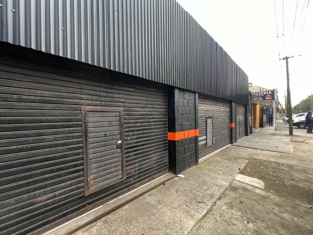 4 locales + vivienda sobre 648 m² de lote