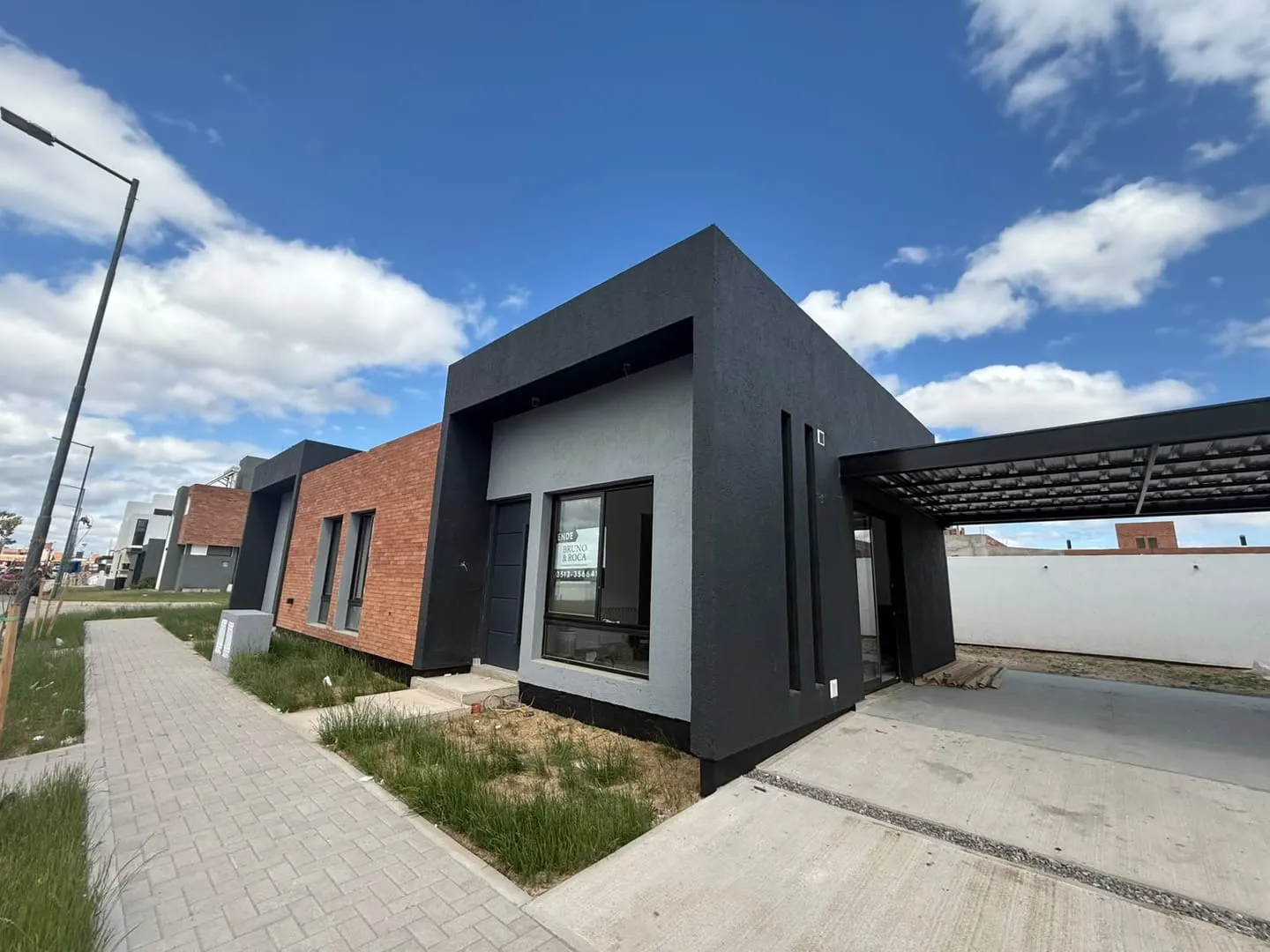 CASA EN VENTA BRISAS DE MANANTIALES