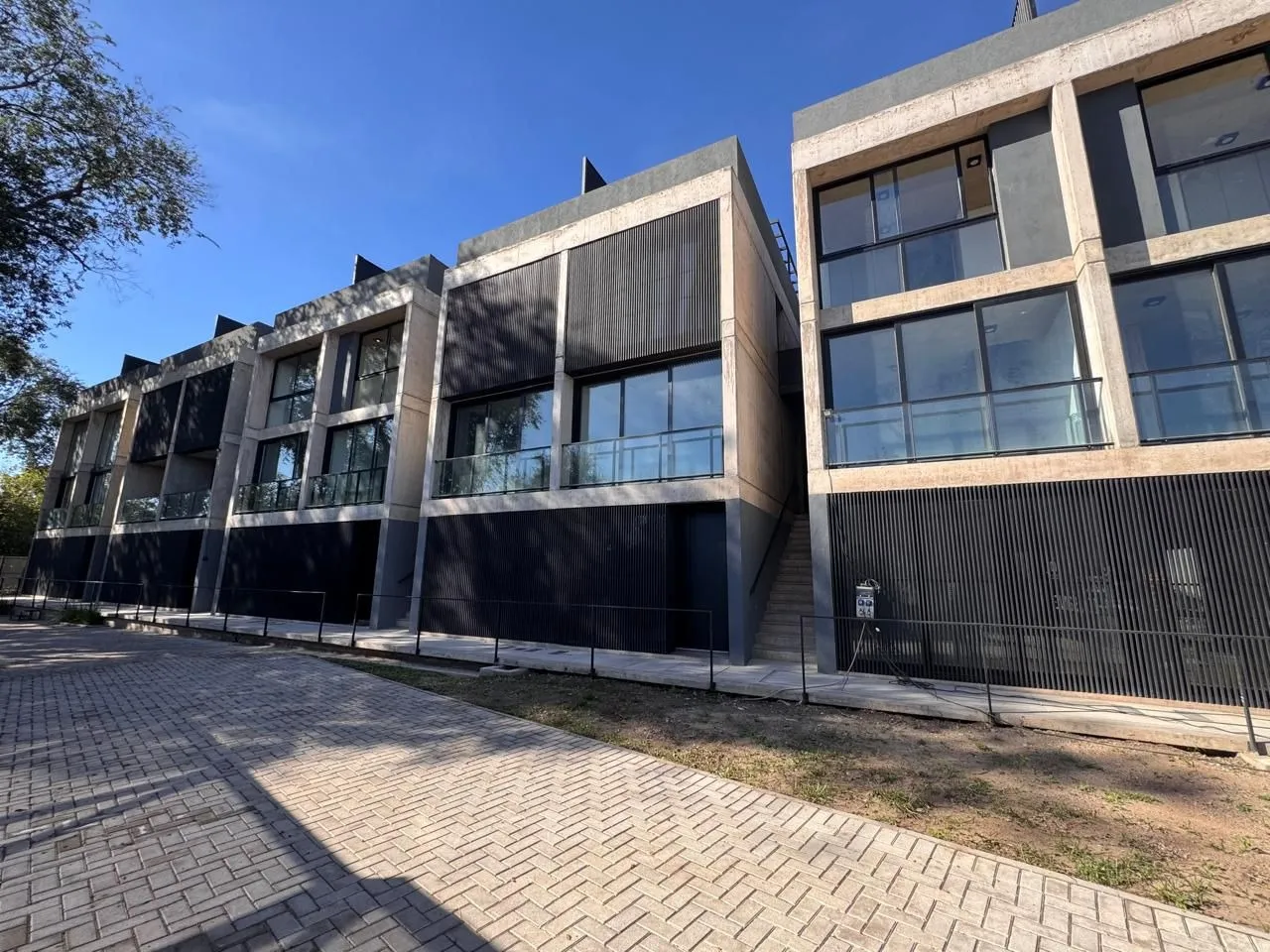 ALQUILER - TIPOLOGIA CASA  - HOUSING ZUR