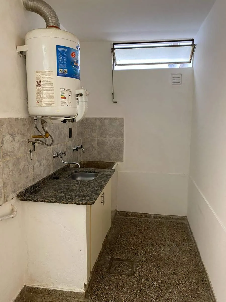 ALQUILER - CASTRO BARROS 1043 - 1 DORM -PB CON PATIO