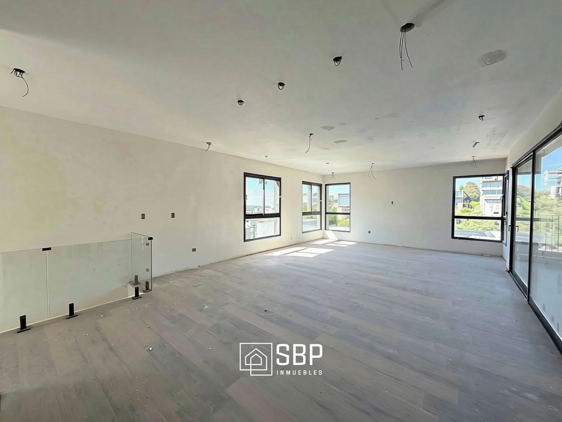 Vendo casa 3 dormitorios | La Pankana | Galeria con Asador y hermosas Vistas