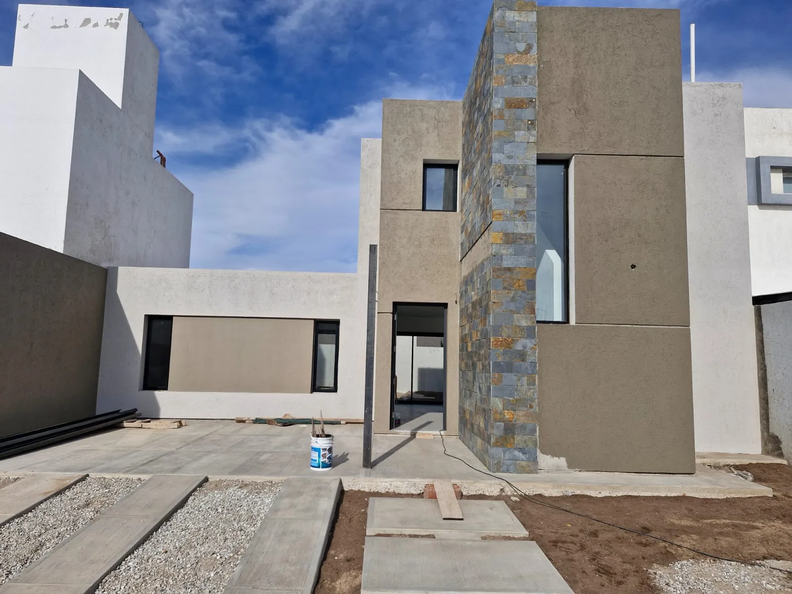 CASA EN VENTA RINCONES DE MANANTIALES 3 dormitorios