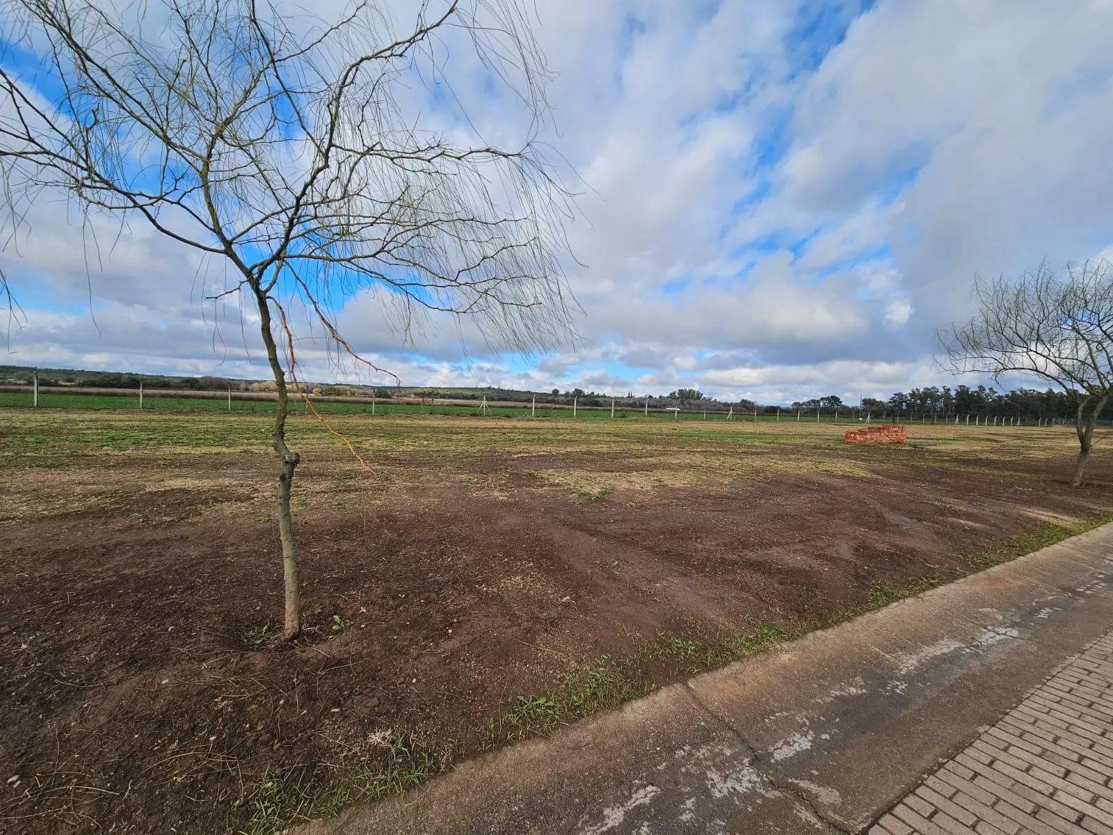 Laguna artificial enorme para parcticar deportes acuaticos