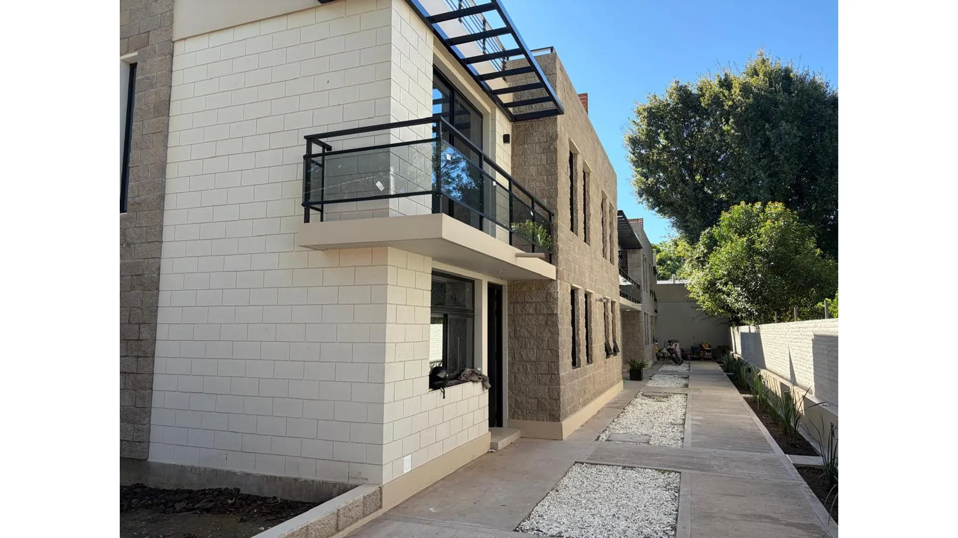 hermosos duplex a pasos del rio
