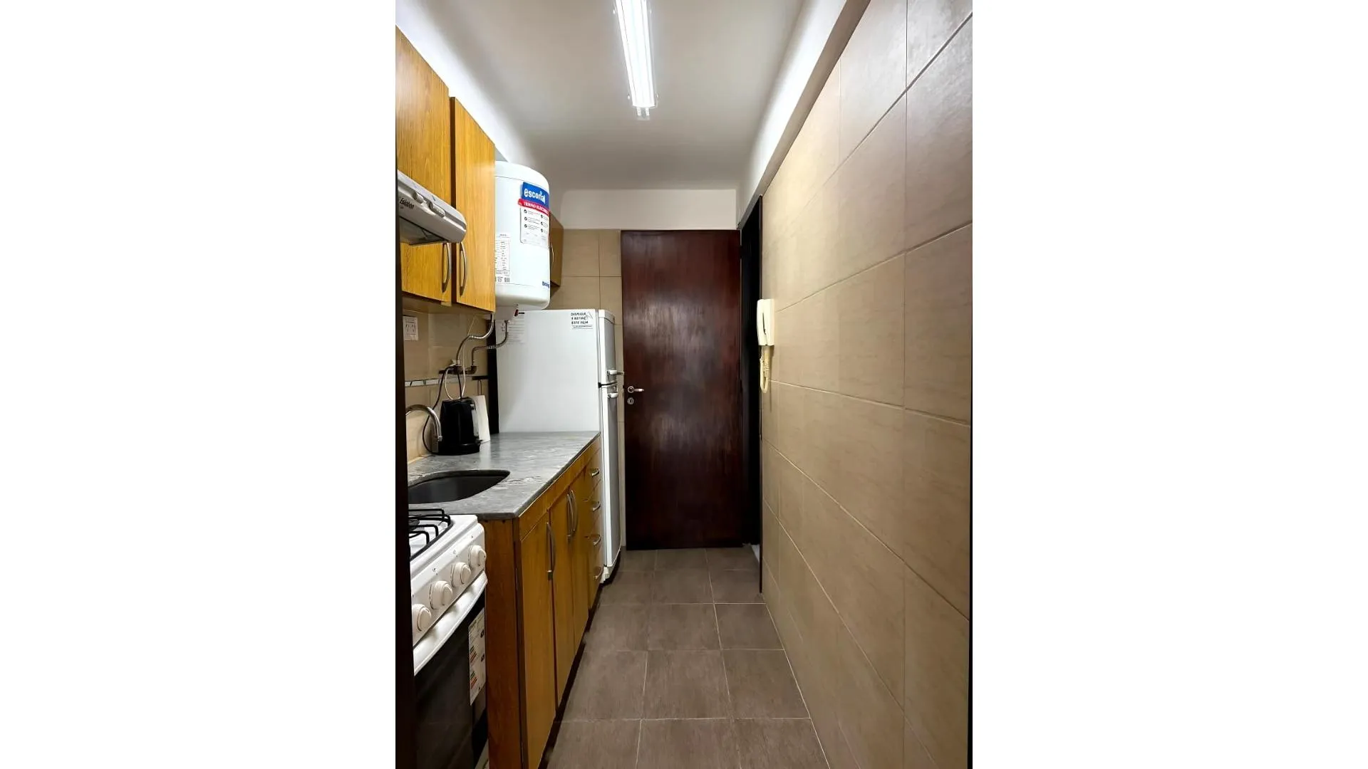 ALQUILO UN DORMITORIO CORRIENTES 900