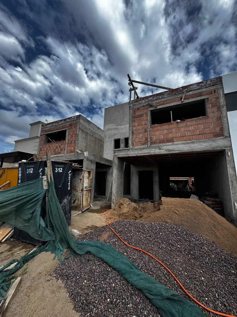 Dúplex de 3 dormitorios en construcción en barrio Quebradas de Manantiales, zona...
