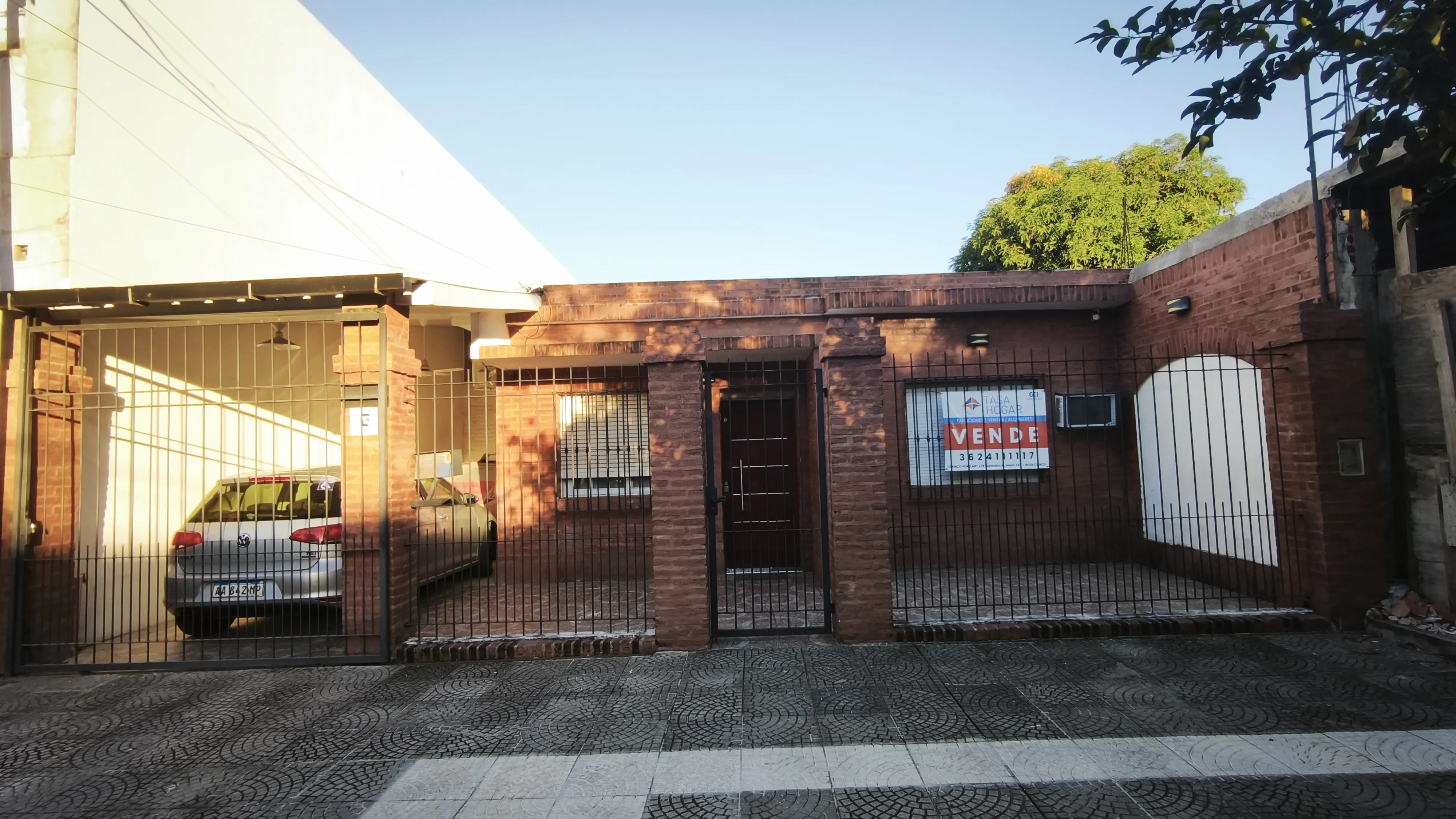 Casa 6 Amb - 4 Dorm. C/ Cochera y Patio | Zona Hosp. Perrando