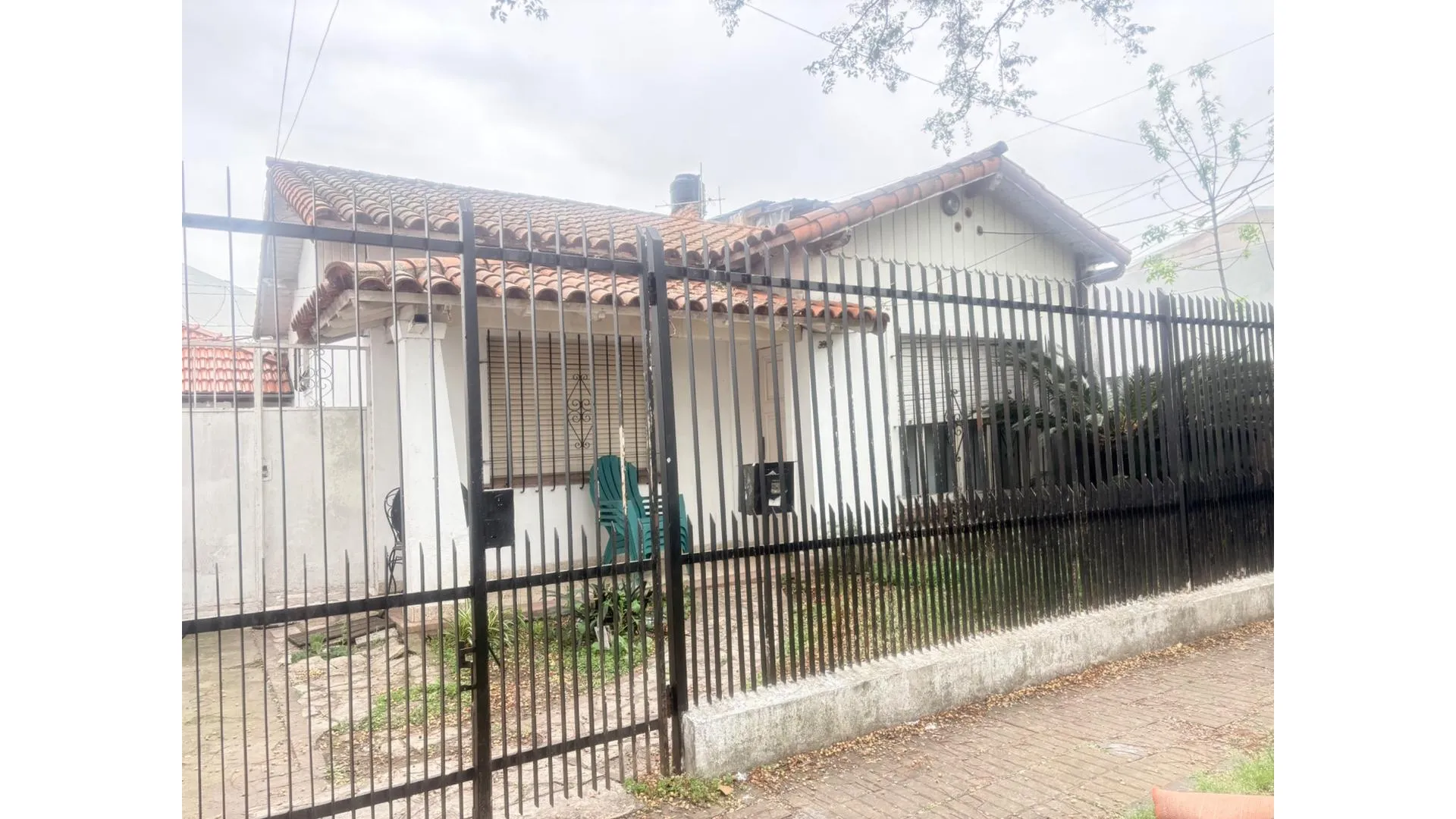 Casa en venta 4 ambientes Villa Adelina a Refaccionar