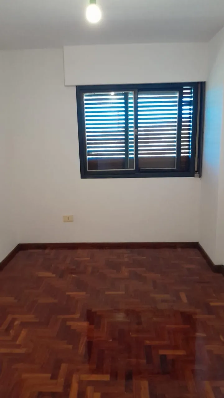 Oportunidad única,DUEÑO Alquila departamento externo de 1 Dorm, L/C amplio, con gran balcón con vista  panorámica al Pque Sarmiento. WA 2235854116 $730.000    Exp $115.000