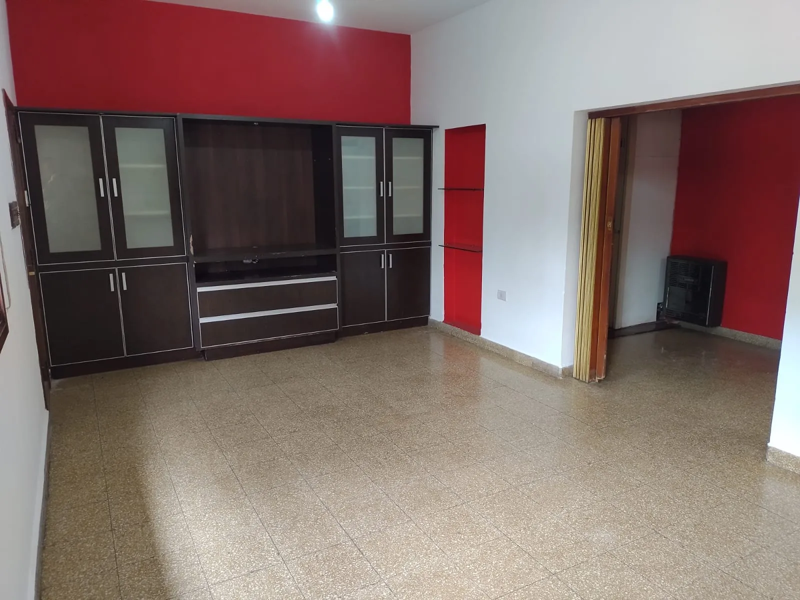 ALBERDI - Galpon + Duplex de 2 Dormitorios.