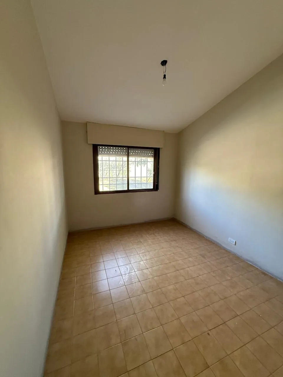 Venta: Casa - 3 Dormitorios - Patio Y Cochera - Centro - Carlos Paz
