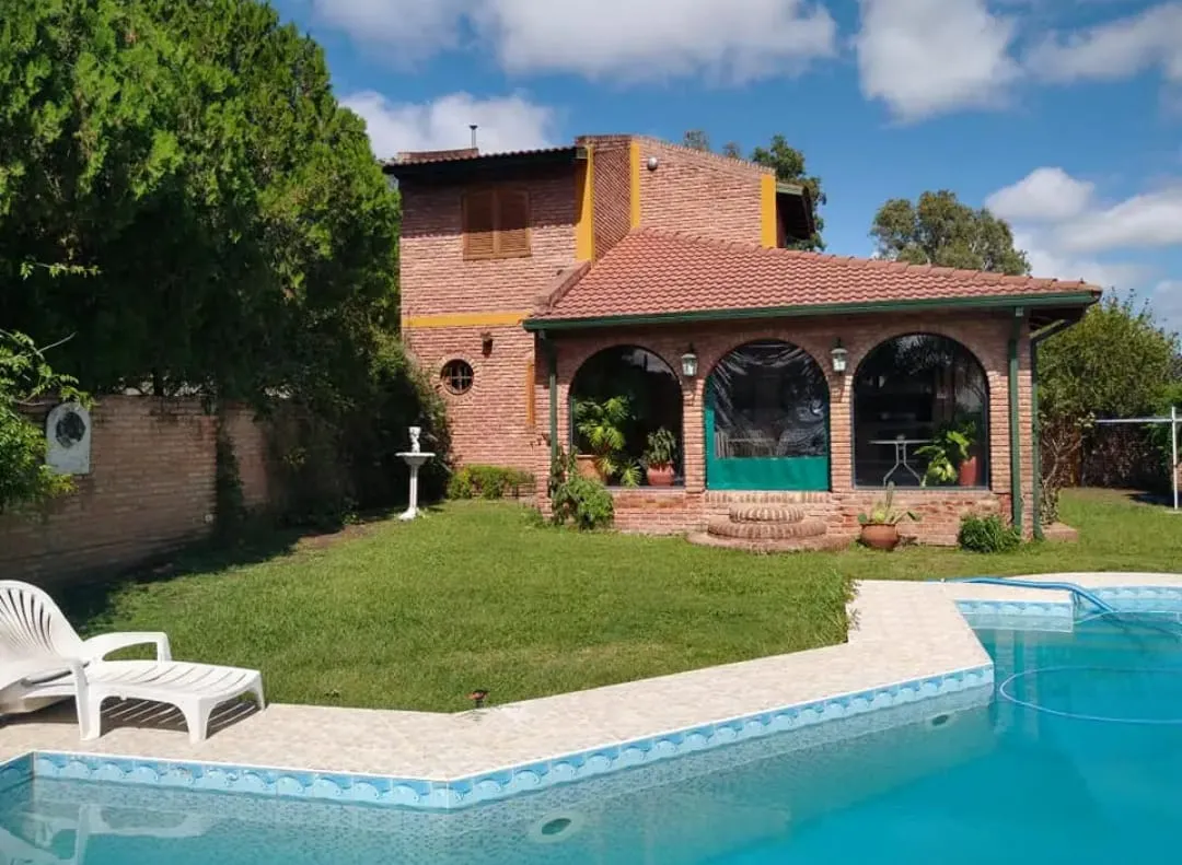 Venta: Casa - 2 Dormitorios - Pileta y Patio - Costa Azul - Carlos Paz