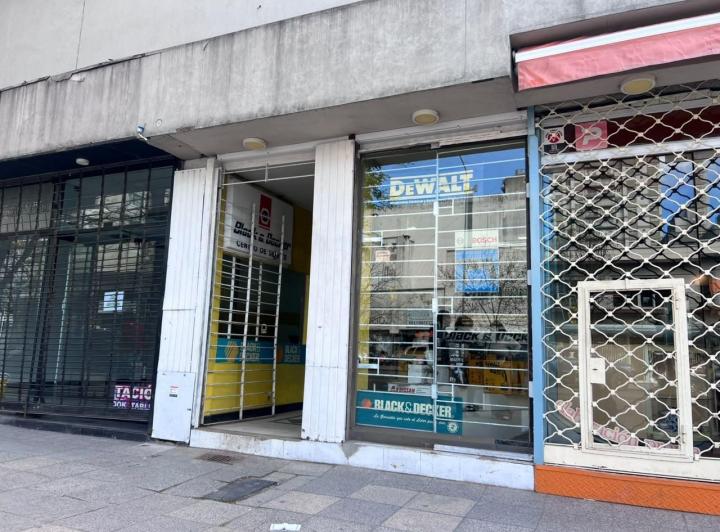 Local comercial · 83m²