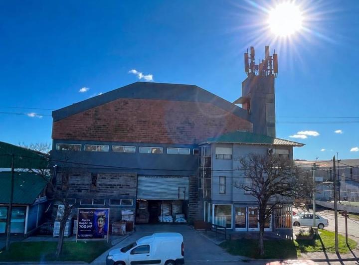 Bodega-Galpón · 695m²