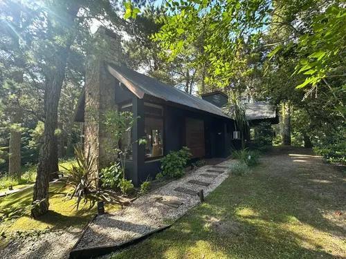 Casa · 85m² · 4 Ambientes · 1 Cochera