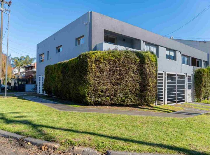 Casa · 120m² · 4 Ambientes · 2 Cocheras