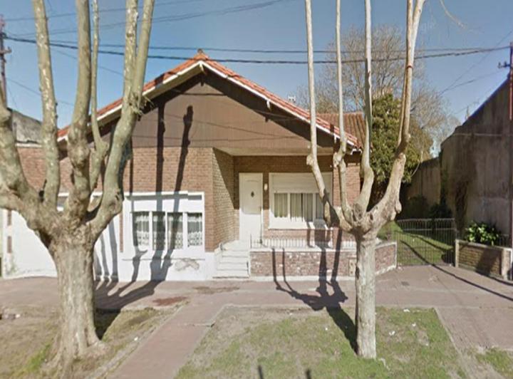 Terreno · 230m² · 5 Ambientes