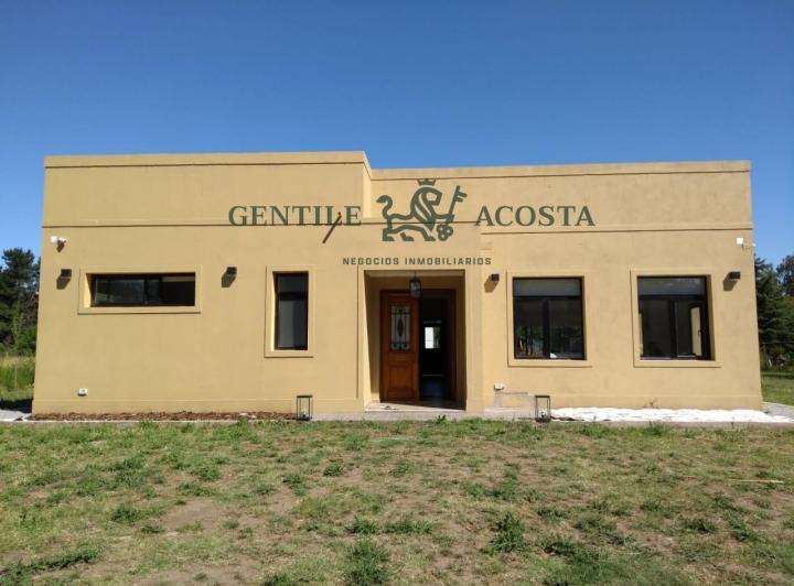 Casa · 170m² · 4 Ambientes · 1 Cochera