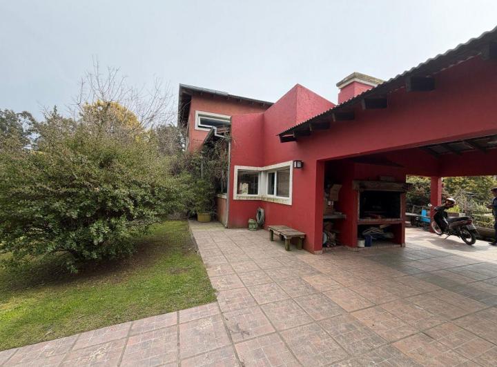 Casa · 423m² · 12 Ambientes · 3 Cocheras