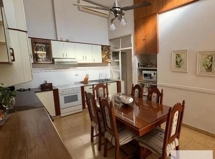 Casa · 160m² · 5 Ambientes · 1 Cochera