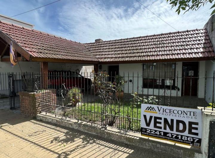 Casa · 222m² · 4 Ambientes · 1 Cochera