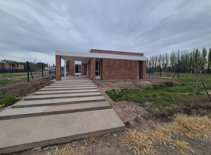 Casa · 130m² · 3 Ambientes · 1 Cochera
